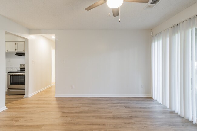 Foto del edificio - 2539 Stockbridge Dr