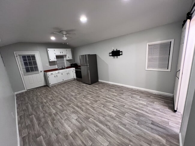 Building Photo - 21215 Yarbrough Rd