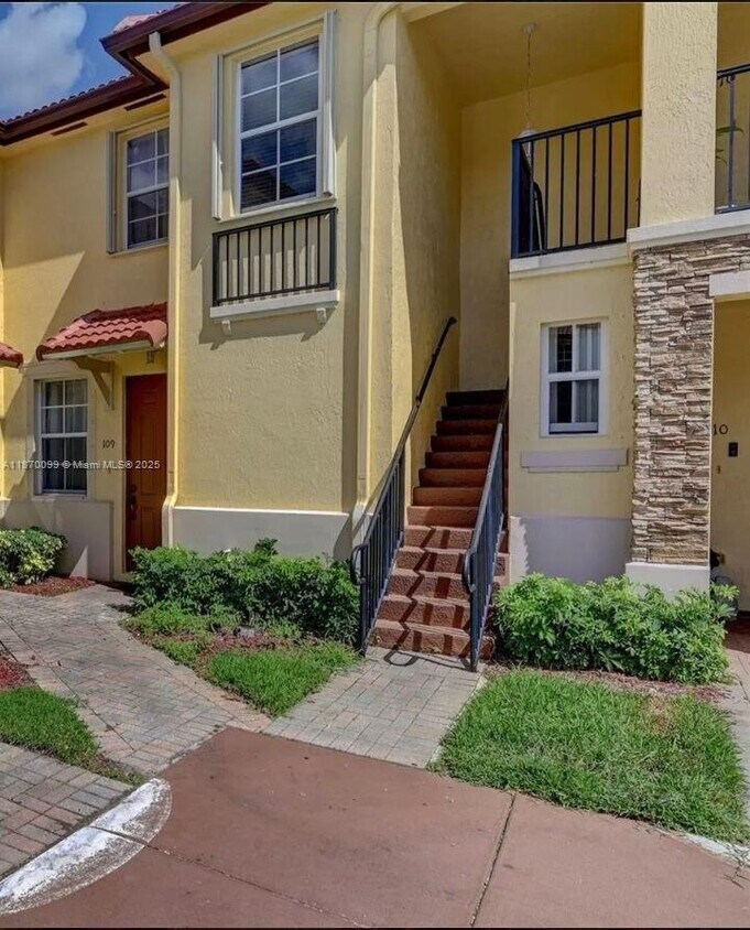 Foto principal - 1420 NE 33rd Ave