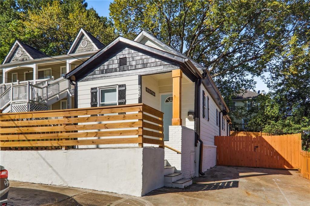 Primary Photo - 575 Martin St SE