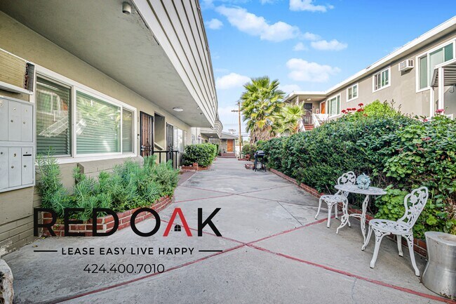 Foto del edificio - 14047 Moorpark St