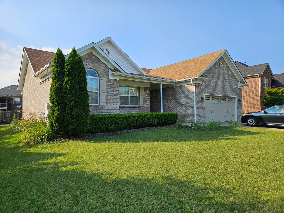 Photo - 403 Persimmon Dr (Mount Washington, KY)