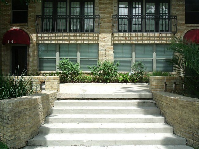 Building Photo - 4414 La Branch St