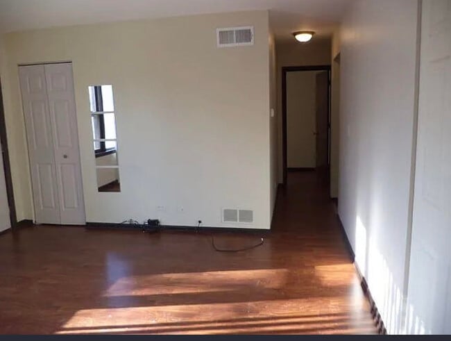 Building Photo - 219 N Grace Ave