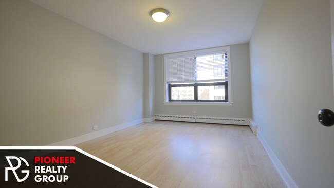 Foto del edificio - 433 W Wellington Ave
