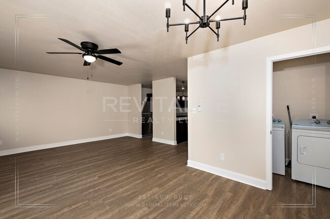 Building Photo - 1704 McGill Ave