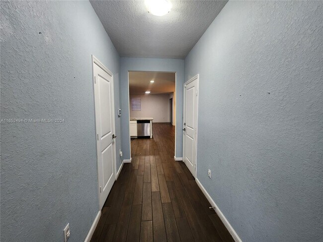 Building Photo - 1421 SE 24th Terrace