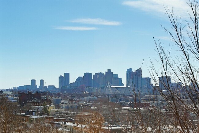 Foto del edificio - 342 Bunker Hill St
