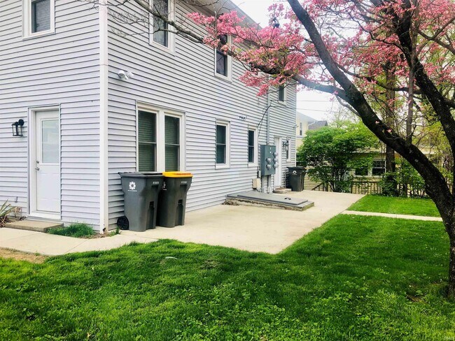 Foto del edificio - 729 E Hunter Ave