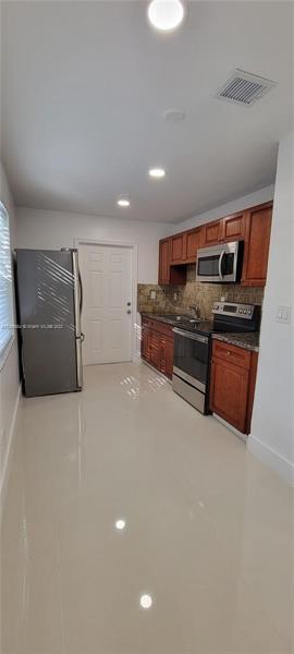 Foto del edificio - 831 NW 14th Way
