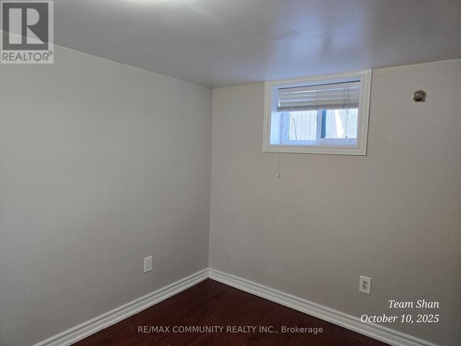Building Photo - 208 Ellendale Dr