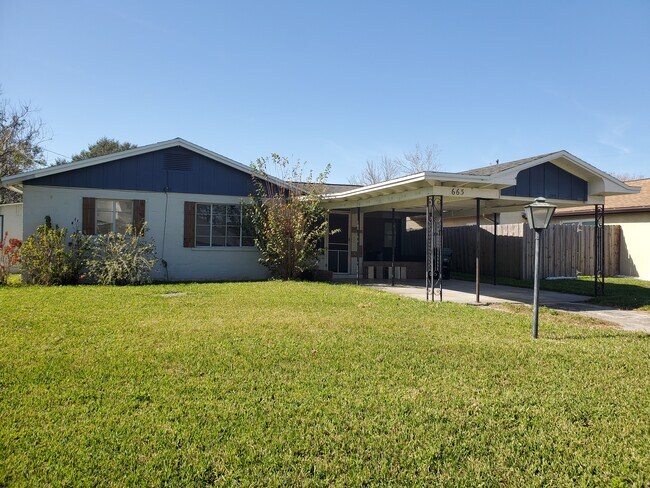 Front - 663 Ololu Dr