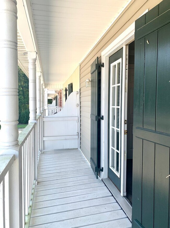 Building Photo - 2BR 2 1/2BA Condominium Denham Springs