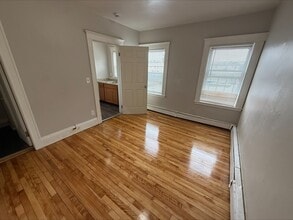 Building Photo - 2 Kingsley Terrace
