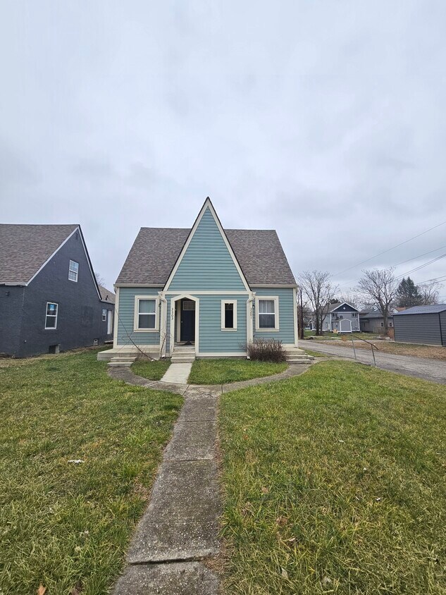 Primary Photo - 3201 Sutherland Ave