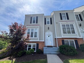 Building Photo - 5180 Winterberry Ct