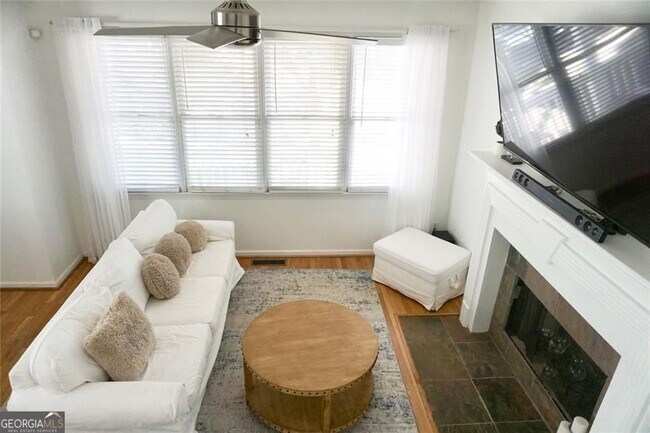 Foto del edificio - 85 Hammock Pl SE