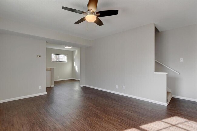 Foto del edificio - 303 W 40th St