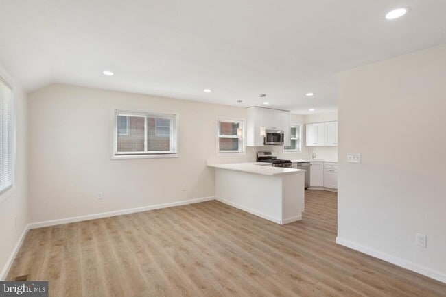 Building Photo - 12608 Farnell Dr