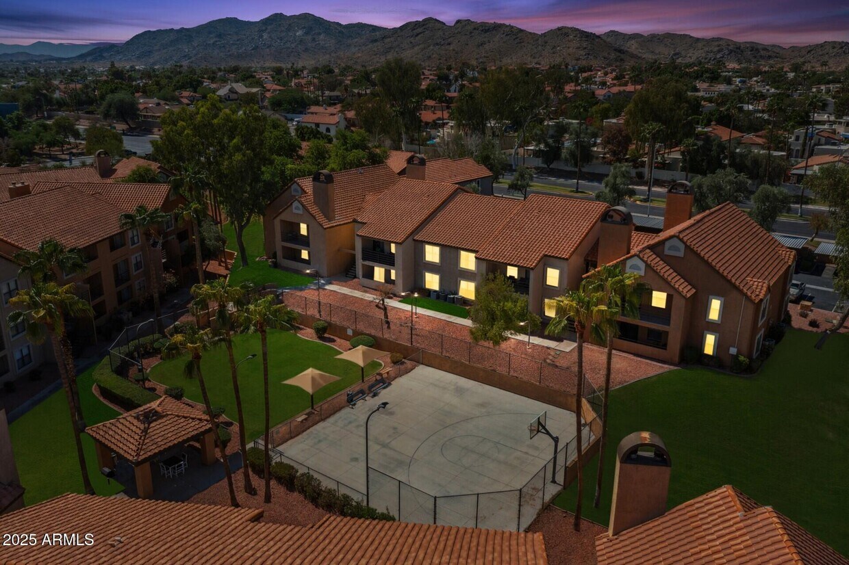 Foto principal - 9605 S 48th St