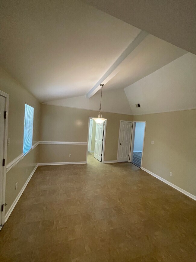 Foto del edificio - 2302 Woodsman Dr