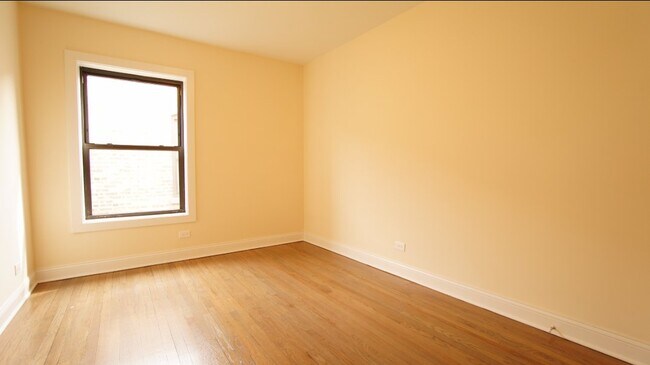 Foto del edificio - 2645 N Spaulding Ave