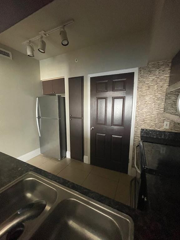 Foto del edificio - 322 E Central Blvd