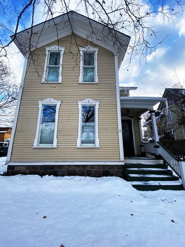 Building Photo - 2 Bed 2 Bath Stuart Neighborhood Duplex!
