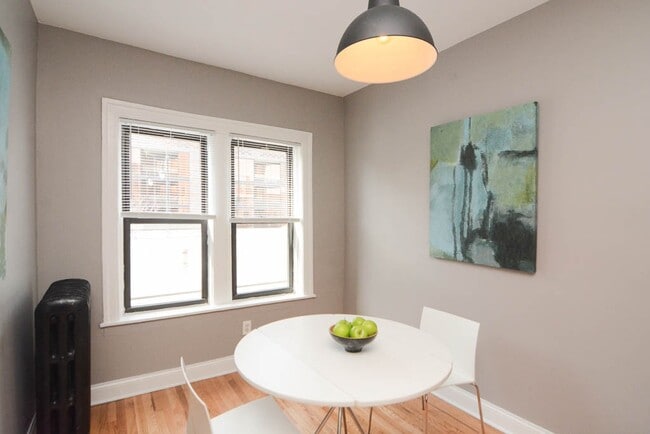 Building Photo - 630 W Stratford Pl