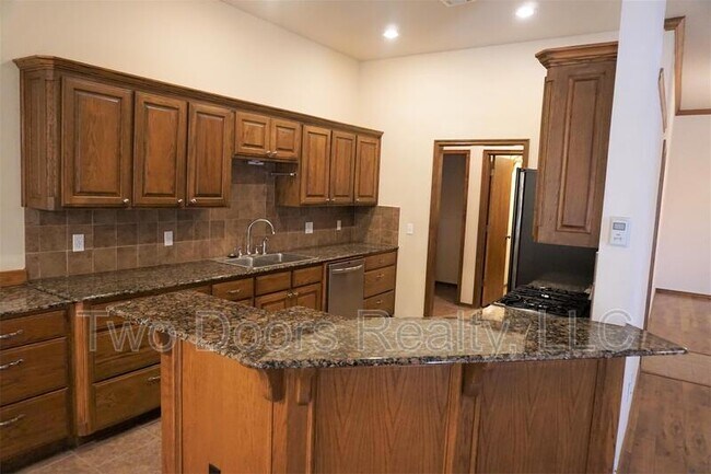 Foto del edificio - 9601 Crooked Creek Ln