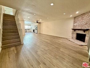 Building Photo - 10215 Variel Ave