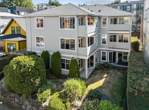 Building Photo - 706 16th Ave