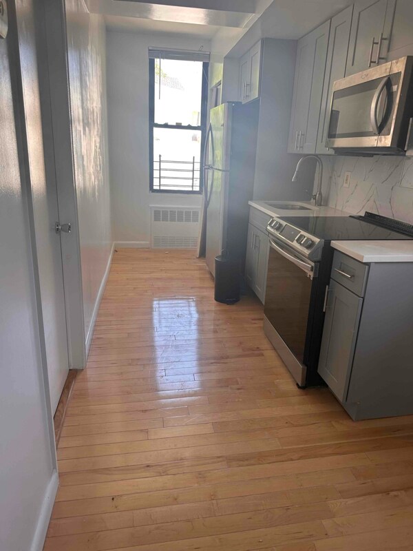 Primary Photo - 2213 St Raymond Ave