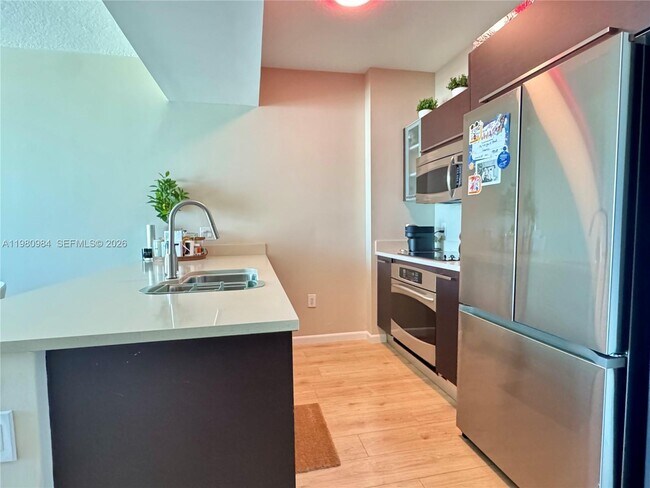 Foto del edificio - 333 NE 24th St