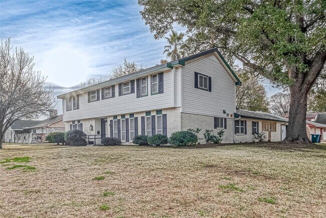 Foto del edificio - 7811 Hornwood Dr
