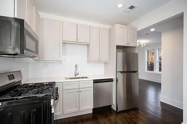 Foto del edificio - 3257 N Hamlin Ave