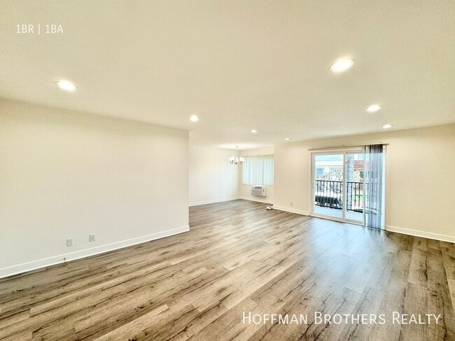 Foto del edificio - 5415 Newcastle Ave