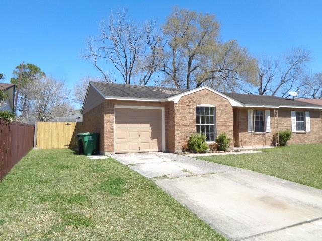 Building Photo - 4002 Cloverbrook Dr