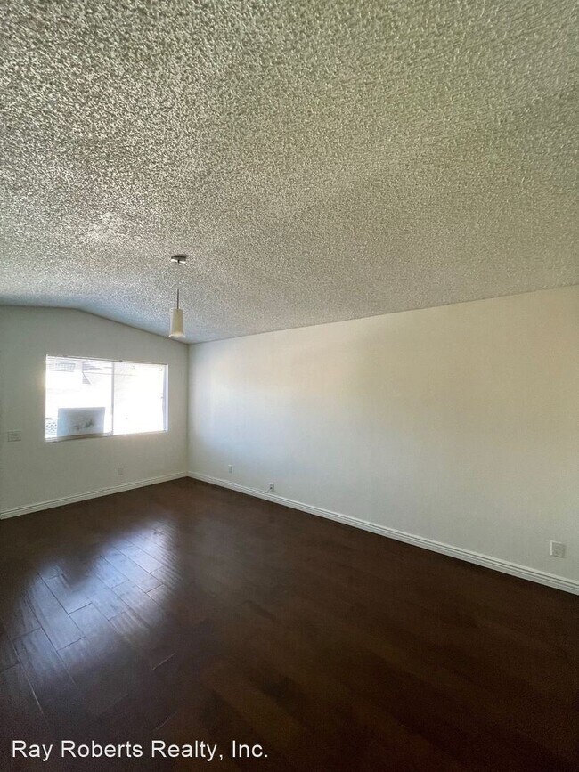 Building Photo - 1809 Wilcox Ave