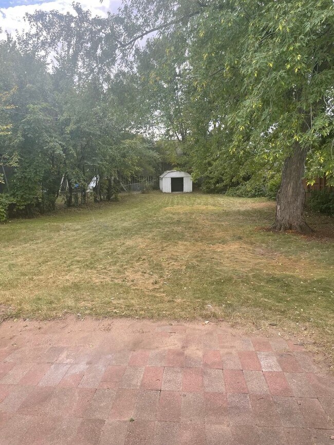 Building Photo - Crystal Home For Rent