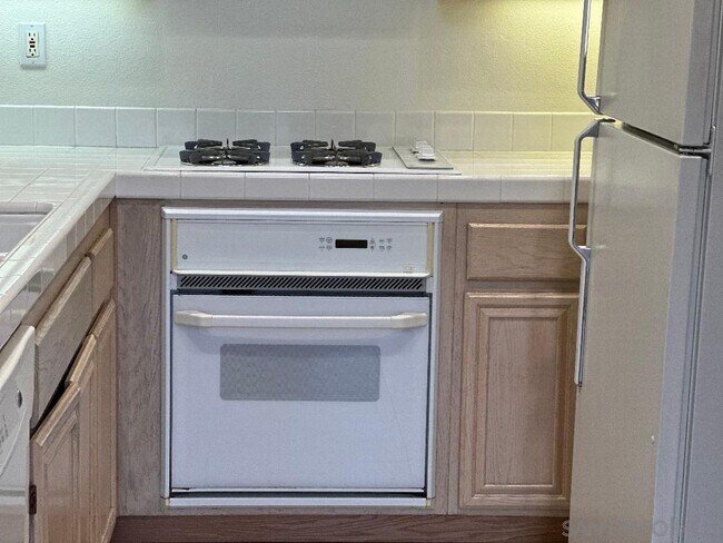 Foto del edificio - 5504 Renaissance Ave