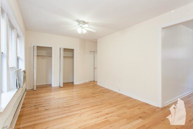 Foto del edificio - 3720 N Pine Grove Ave