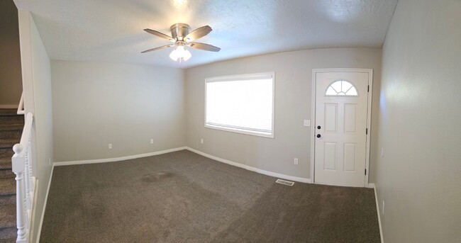 Building Photo - Townhouse For Rent In Rexburg