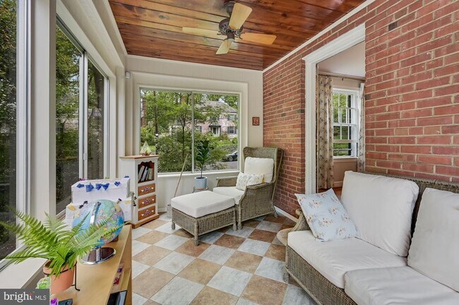 Foto del edificio - 1747 Shepherd St NW