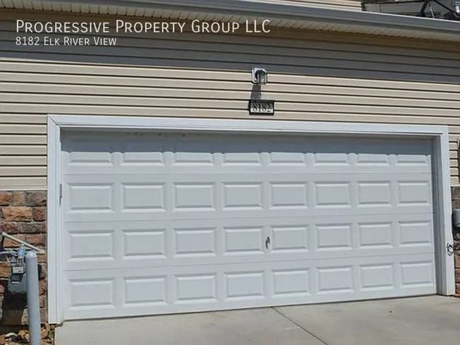 Building Photo - 8182 Elk River View