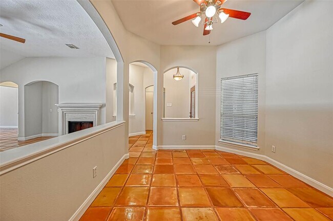 Building Photo - 17230 Stratford Green Dr