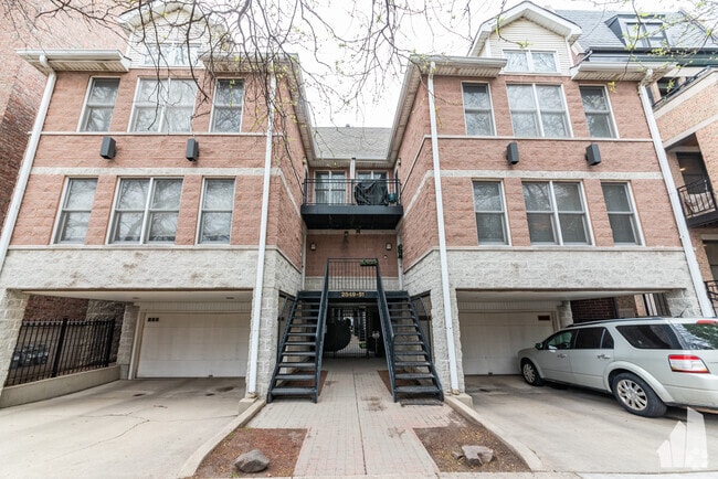 Building Photo - 2849 N Southport Ave