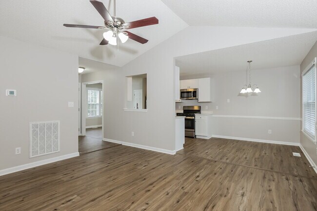 Foto del edificio - 240 Wood Green Dr