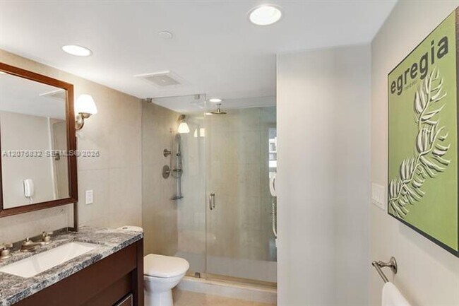 Foto del edificio - 6801 Collins Ave
