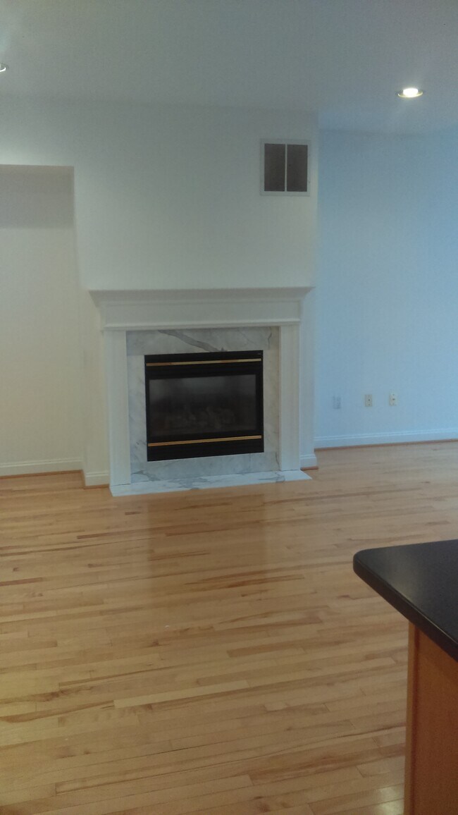 Building Photo - 1118 Brians Way